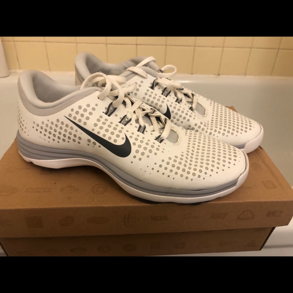 New Nike cross run women’s shoes 8.5